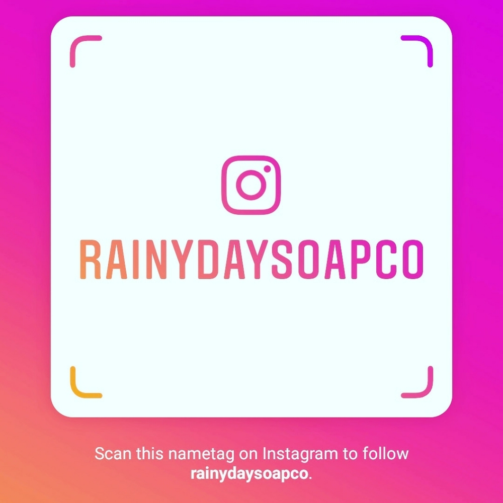 Soaps, Shimmer Body Oils, Bath Salts, Bath Teas 🧼